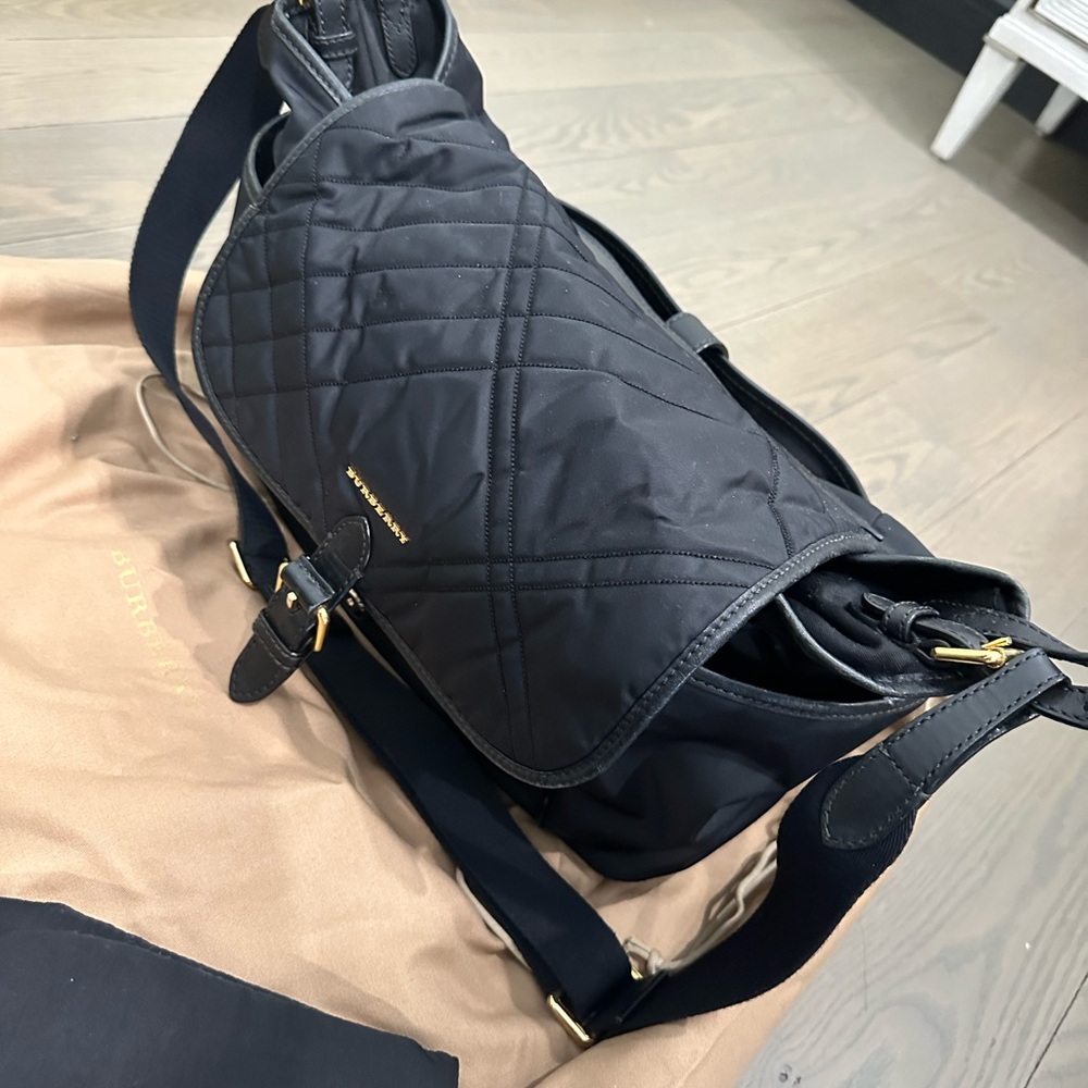 Burberry Black Quilted Nylon Baby Bag with Gold Hardware - Picture 4 of 16